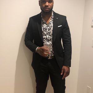 Meet your Posher, Carlos